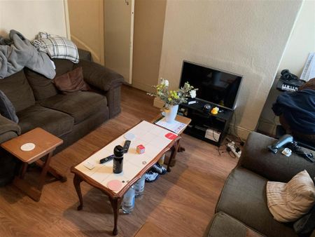 4 bedroom terraced house to rent - Photo 3