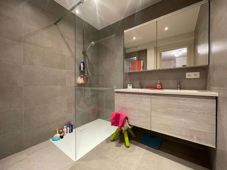 3 Slaapkamer gelijkvloers appartement te huur te Leffingestraat Oostende! - Photo 5