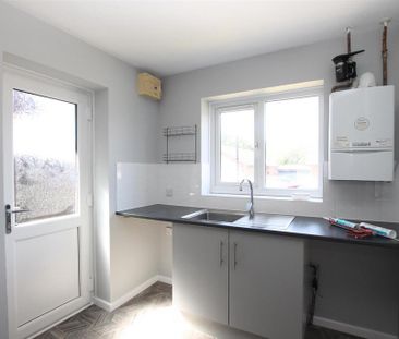 2 bedroom detached bungalow to rent - Photo 5