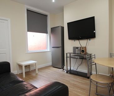 4 Bed - Carberry Terrace , Hyde Park, Leeds - Photo 2