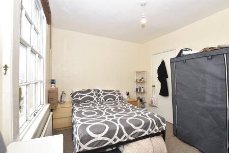 1 bedroom parking to rent - Photo 5