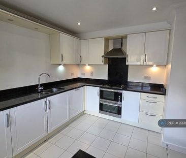4 bedroom terraced house to rent - Photo 3
