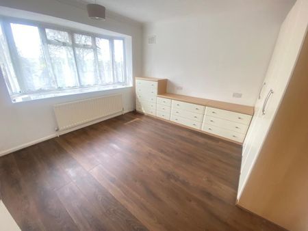 3 bedroom detached house to rent - Photo 4