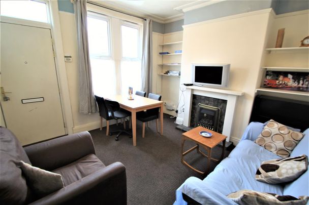 Burley Lodge Road, Hyde Park, LS6 1QP, Leeds - Photo 1
