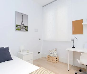 Calle de los Bordadores, Madrid, Community of Madrid 28013 - Photo 1