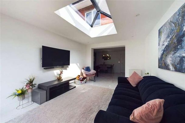 Albert Close, Spencers Wood, Reading, Berkshire, RG7 - Photo 1