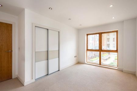 2 bedroom flat to rent - Photo 2