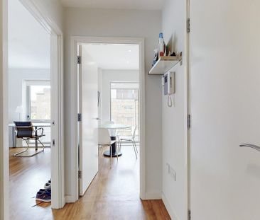 1 bedroom in a flat share to rent - Photo 6
