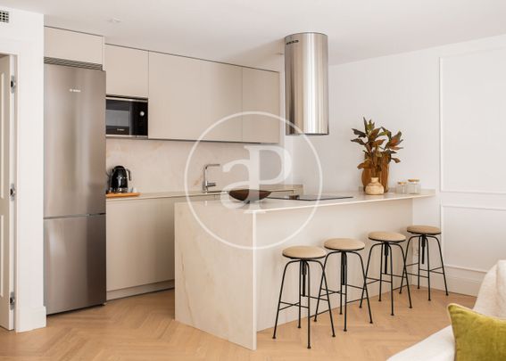 Flat for rent in Recoletos (Madrid) - Photo 1