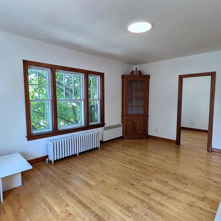 Immeuble - 180 Rue Du CEGEP Grand 4 ½ + à Louer – Près Du Cégep De Sherbrooke - Photo 1