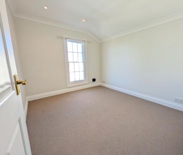 3 bedroom apartment to rent - Photo 4