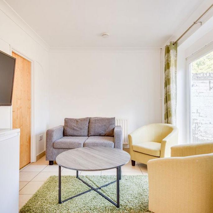 5 bedroom house to rent - Photo 1