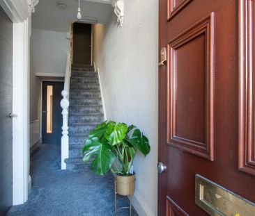 Complete with stylish loft conversion - Photo 5