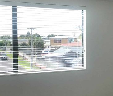 Modern 3-Bedroom Townhouse in a Fantastic Te A... - Photo 4