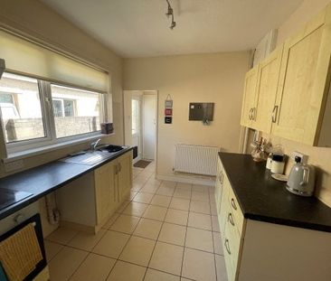 Derwent Street, Llanelli, SA15 - Photo 3