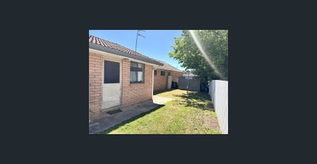 Low Maintenance Two Bedroom Unit - Photo 5