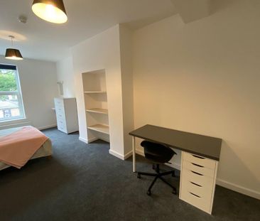 8 bedroom flat to rent - Photo 6