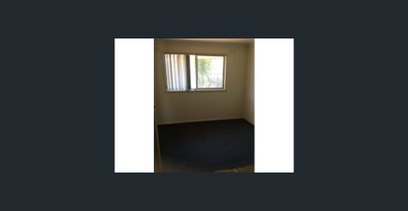 Charming 1-Bedroom Haven in Newport – Bayside Bliss Awaits! - Photo 4