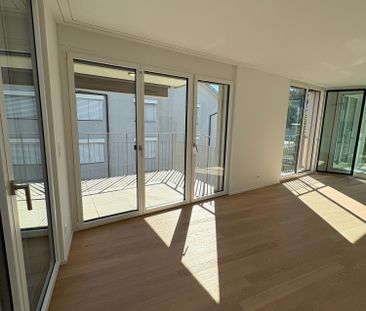 Bright 3.5-Room Apartment with Winter Garden, 2 Bathrooms and Balco... - Foto 1