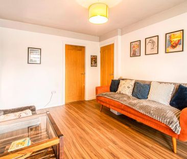 2 bedroom terraced house to rent - Photo 2