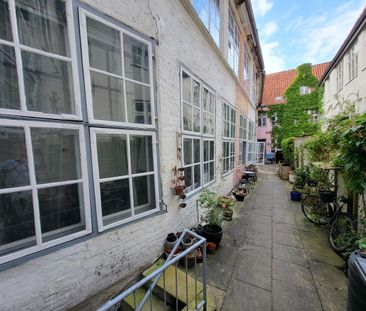 Exklusiv! 4-Zi. Altbau-Wohnung mit einzigartiger Raumaufteilung in ... - Photo 5