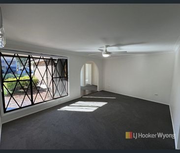 Affordable Coastal Charm in Budgewoi! - Photo 1