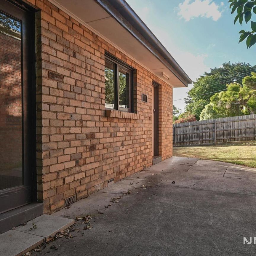 23 Taylor Road, MOOROOLBARK - Photo 1