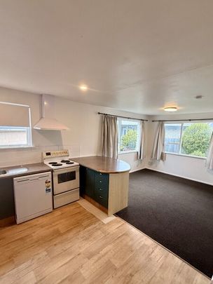 Recently Renovated Family Friendly 3 Bedroom Home - Photo 1