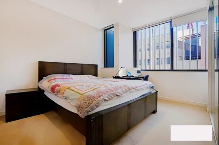 2 bed 2 bath - Photo 2