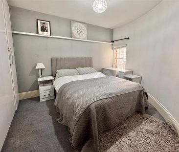 Heworth Croft, York - Photo 3