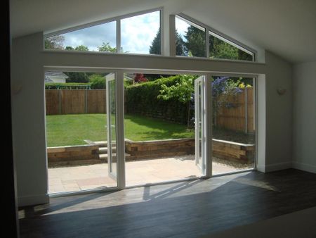 5 bedroom detached house to rent - Photo 2