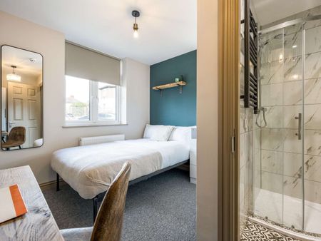 *Sign up for our first round of viewings!* OX Living is proud to present this brand new, high-quality co-living property Room 4 - Photo 3