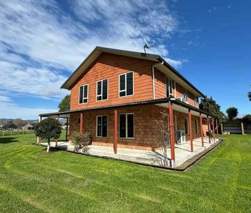 A blend of size, style, and location to suit a variety of lifestyle... - Photo 4