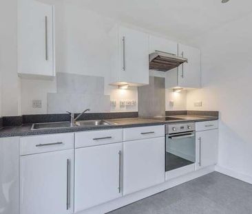 Bath Road, Thatcham, RG18 - Photo 3