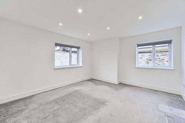 Moorfield Road, Orpington, BR6 - Photo 1