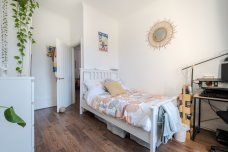 3 bedroom flat to rent - Photo 3