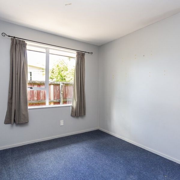 Spacious Pet Friendly Family Home! - Photo 1