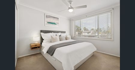 Rear north home enviably neighbouring a golf course - Photo 3