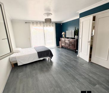 Location Maison 5 pièces 143m² - Photo 2