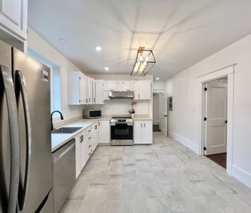 For Lease - 220 Foster Avenue Unit# B, Belleville, Ontario - Photo 1