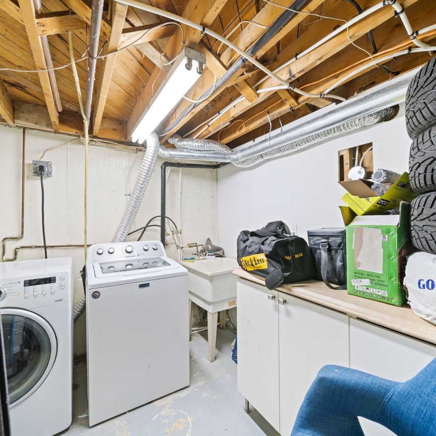 For Lease - 6 Corbett Crescent, Aurora, Ontario - Photo 1