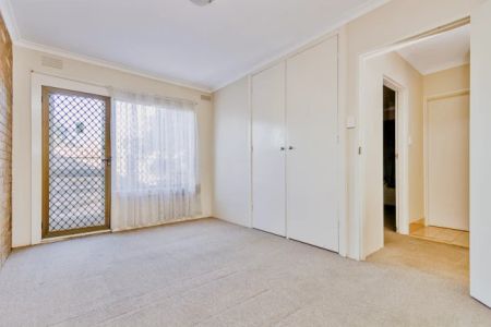 2Bedrooms, 1Bathrooms - Photo 3