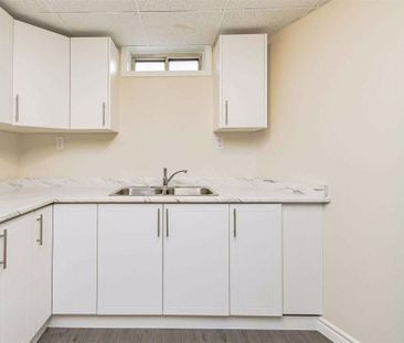 For Lease - 40 Leatherhead Court, Brampton, Ontario - Photo 4