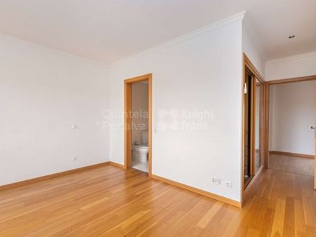 4 room luxury Semidetached House for rent in Cascais, Portugal - Photo 2