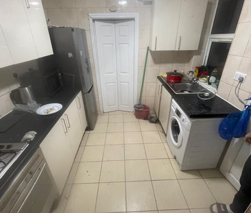 1 bedroom in a house share to rent - Photo 1