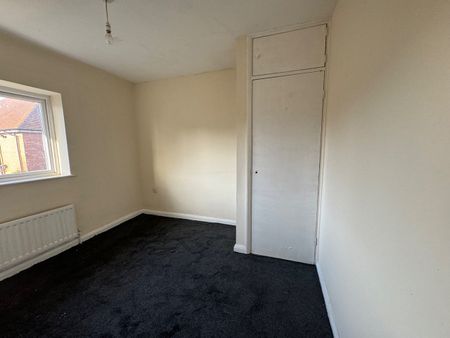 2 Bed Terraced House, Lindbridge Road, NG8 - Photo 2