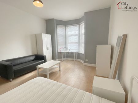 2 Bedroom Shared Flat - Photo 4