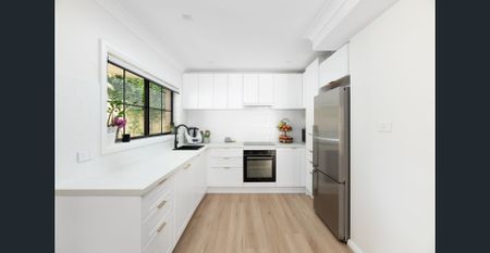 Renovated, spacious and ready to enjoy - Photo 4