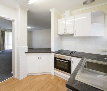 Renovated Comfort in Central Blackburn - Photo 1