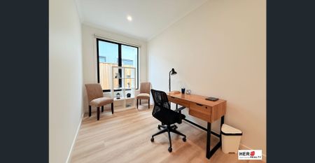 Designer Master Retreat & Gym Access | HER Rooms in Tarneit - Photo 2